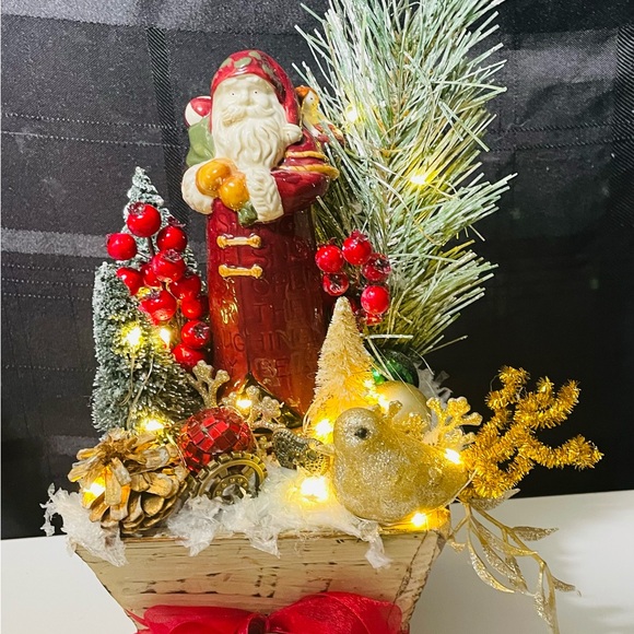 Vintage Christmas Santa Claus Art Assemblage Upcycled Fairy Lights Giftable - Picture 8 of 8